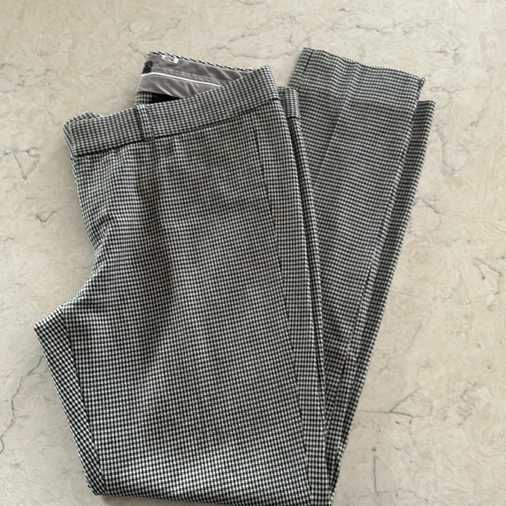 SLOAN. BANANA republic. black & white houndstooth. SKINNY.